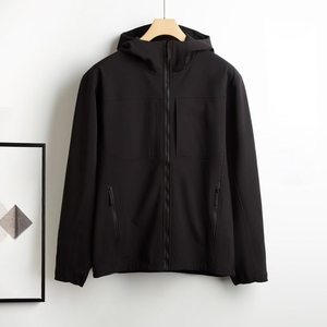 Livraison rapide S-3XL femmes hiver extérieur Softshell veste de pluie Logo personnalisé Polyester fermeture éclair solide motif court uni teint - Product Image 3