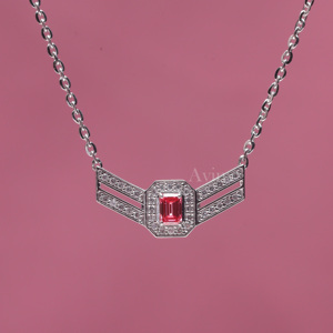 Collar con Colgante de Barra Geométrica de Zafiro Rosa Corte Esmeralda y Diamante Cultivado en Laboratorio Certificado por IGI en Oro Blanco de 18K, Joyería Fina de Lujo - Product Image 1