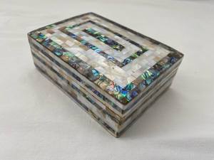 Exquisito joyero de madera con incrustaciones de nácar para almacenamiento y entrega de regalos, ¡Bienvenido! - Product Image 3