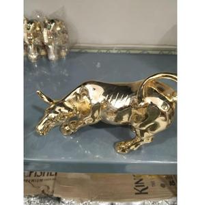 Figurine de taureau en métal antique, sculpture rustique vintage, décoration de maison de ferme, pièce de collection d'art pour table ou étagère - Product Image 3