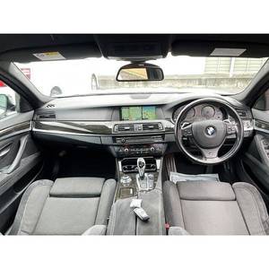 BMW Série 5 2013 - Conduite à droite/gauche, automatique, turbo, 4L essence/électrique, intérieur cuir/tissu, pneus R17/R19, caméra de recul - Product Image 2