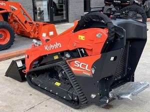 รถตักล้อยางขนาดเล็ก Kubota SCL1000 เครื่องจักรก่อสร้าง รถตักตีนตะขาบแบบนั่งขับ รถตักหน้า ดีเซล เครื่องยนต์ MOOG ราคาดีที่สุด - Product Image 2