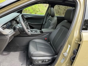 SUPER CLEAN 2025 JE-EP CHE-RO-KEE OVERLAND 4WD TRANSMISIÓN AUTOMÁTICA 4 CILINDROS - Product Image 4
