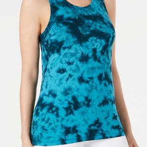 Top Corto da Donna Ideology in Maglia Traspirante con Colletto Quadrato Extra Small, Blu Tie-Dye con Motivo a Rete sul Retro - Product Image 2
