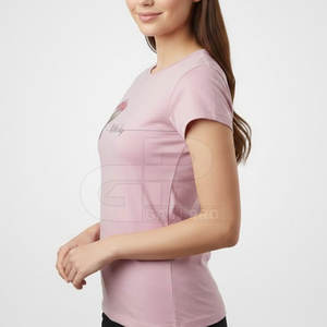 Camiseta de regalo para el Día de la Madre con tela de algodón suave y diseño inspirado en las tendencias. - Product Image 4