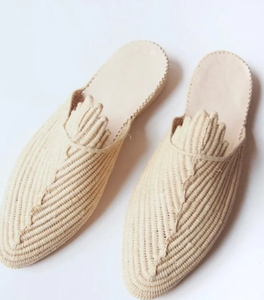 RAFIA POINTY MULES, zapatos marroquíes hechos a mano de rafia natural, zapatos hechos a mano, zapatos marroquíes - Product Image 1