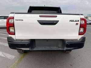 Toyota Hilux GR Sport 2024 de Alta Gama, Usada, Doble Cabina, Camioneta - Product Image 5