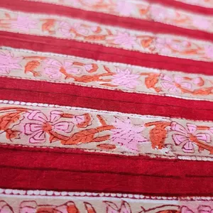 Tissu en voile de coton imprimé à la main Sanganeri, motif floral rouge, respirant, pour ameublement - Product Image 4