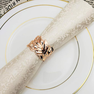 Elegante servilletero de malla dorada hecho a mano servilleteros organizador de pañuelos para decoración del banquete de boda organizador de servilletas de mesa a la venta - Product Image 6