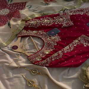 Conjunto de Kurti y Plazzo de Seda Bordada VASTRA COTTAGE GMY con Dupatta de Organza, Adorno de Lentejuelas y Cuentas, Diseño de Diseñador para Fiestas, para Mujer - Product Image 5