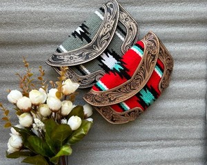 Nouvelle pochette en cuir usiné aztèque occidental élégant véritable sacs à main d'outillage marron Vintage faits à la main pochette en cuir matelassé aztèque Unique - Product Image 2