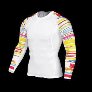 Venta caliente al por mayor masculino Rash Guard medias mangas cuello alto estilo gimnasio desgaste traje de baño para hombres logotipo personalizado y diseño - Product Image 5