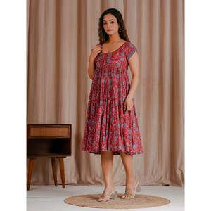 ชุดเดรสโบโฮทรงเอ็มไพร์พิมพ์ลายบล็อกด้วยมือจากผ้าฝ้ายมัลมัลสีแดง สวมใส่สบายๆ สำหรับงานปาร์ตี้หรือคลับ ไซส์ XS/One Size ดีไซน์ระบายอากาศได้ดี - Product Image 4
