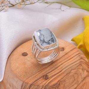 Anillo de aniversario de Plata de Ley 925 hecho a mano con piedra preciosa de howlita de corte princesa, joyería sólida con sello de firma - Product Image 4