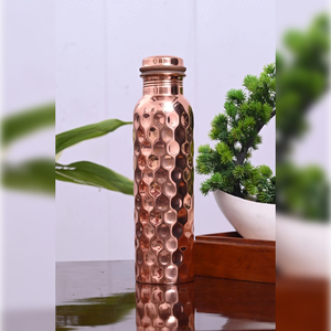 Bouteille d'eau unisexe en cuivre de conception de diamant antique personnalisée, verres de stockage et but de voyage, bouteille en cuivre personnalisée de 900 ML - Product Image 1