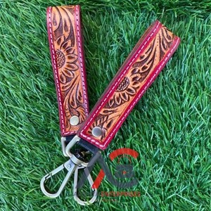 Porte-clés en cuir taillé sculpté à la main Porte-clés en cuir imprimé floral gaufré Accessoires en cuir taillé Porte-clés mignons pour hommes - Product Image 1