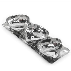 Elegante cuenco floral negro con acabado único hecho a mano, ideal para servir frutas, ensaladas, aperitivos y acento decorativo en la Mesa - Product Image 3