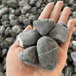 Pierres de galets dégringolées noires d'origine naturelle du Vietnam - Product Image 1