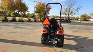 รถแทรกเตอร์ขนาดเล็กขับเคลื่อน 4 ล้อ สำหรับเครื่องยนต์ดิจิตอล Kubota 50/90/100/150 แรงม้า พร้อมปั๊มอัตโนมัติ เกียร์ฝรั่งเศส แข็งแรงทนทานสำหรับใช้งานระยะยาว - Product Image 6