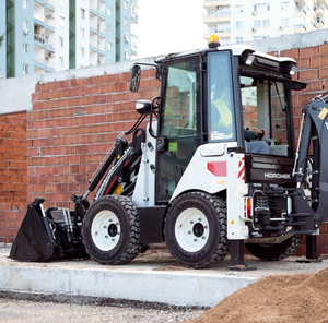 Minicargadora Hidromek BCakho ASV-Made con Tracción en las 4 Ruedas, Motor Euro5/EPA, Maquinaria de Ingeniería y Construcción de Alta Eficiencia - Product Image 1