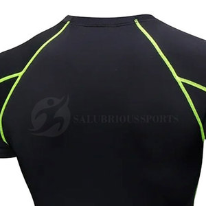 Fabricant professionnel tricoté t-shirts de compression de fitness écologiques personnaliser la conception vêtements actifs à séchage rapide pour hommes - Product Image 4