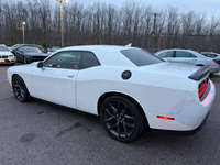 SUPER SOLDES Voitures d'occasion en excellent état 2022 DODGE Challenger GT Coupé 2D
