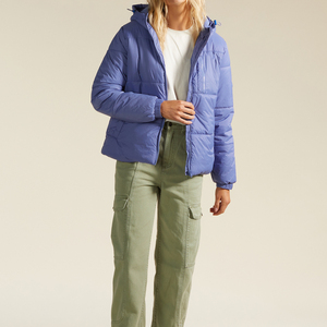 Veste matelassée à capuche pour femmes grande taille de qualité supérieure, personnalisée, mode d'hiver 2025, vêtements décontractés d'automne, dentelle respirante, OEM - Product Image 2