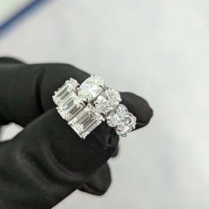 Bague de fiançailles pour femme en diamant de laboratoire certifié IGI 8,50 carats, taille émeraude ovale, couleur D-E-F, clarté VVS-VS - Product Image 2