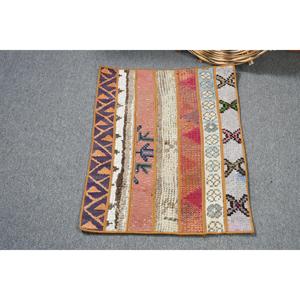 พรมขนสัตว์ขนาดเล็กแบบเป็นมิตรกับสิ่งแวดล้อมสไตล์ตุรกี 1.7x2.3 ฟุต สีส้มลายปะติด พร้อมแผ่นรองหลังทำจากยางลาเท็กซ์ - Product Image 3