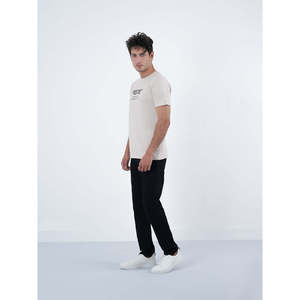 T-shirt OCTAVE 100% coton, coupe classique, teint en pièce et sérigraphié, léger et compressé, design ajusté - Product Image 3