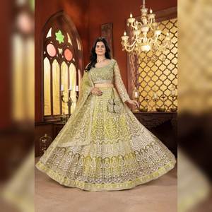 Lehenga Choli traditionnel pour femmes, design brodé décontracté, prêt à porter, cadeau, nouvelle collection, séchage rapide, toutes saisons, coupe classique - Product Image 1