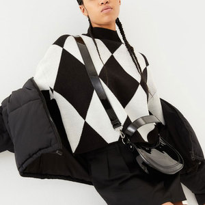 2025 femmes col rond à manches longues vêtements de sport d'hiver Logo personnalisé couleurs unies pas cher prix 100% coton mince épaisseur pull - Product Image 2