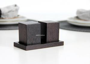 Ensemble de salières poivrières en bois rustiques faites à la main avec plateau outils d'herbes et d'épices pour la cuisine à manger utilisation de cadeaux - Product Image 2