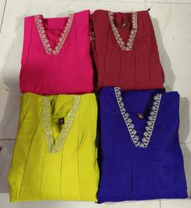 Ensemble moderne de 3 pièces Kurti romain Ghera avec des manches détaillées, travail de broderie sur le dupatta et un pantalon Plazzo Kalli Walan - Product Image 6