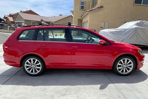 Volkswagen Golf SportWagen SE 2017 en Buen Estado - Product Image 2