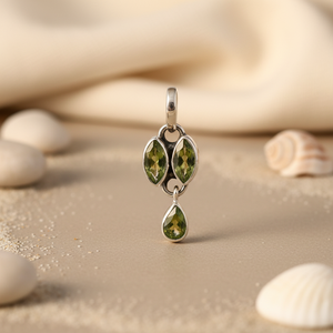 Colgante Geométrico Moderno para Mujer con Plata 925, Oro Rosa de 14K, Diamantes y Baño de Rodio - Joyería con Gema de Peridoto Verde - Product Image 2