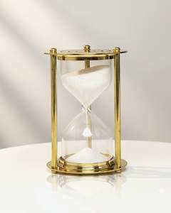 Sablier en métal à finition antique, sablier rotatif, design classique vintage pour la décoration de bureau, salle d'étude - Product Image 6