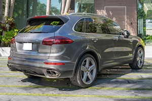 À EXPÉDIER TRÈS PROPRE POR-SCHE CAY-ENNE TURBO 2018 PRÊT À ÊTRE EXPÉDIÉ - Product Image 4