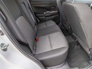 OFERTA ESPECIAL 2021 MIT-SU-BI-SHI OU-TLA-ND-ER SPORT SE FWD TRANSMISIÓN AUTOMÁTICA - Product Image 4