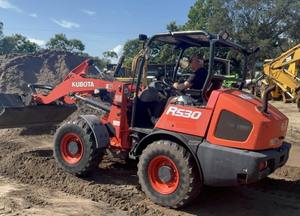 รถตัก R530 2017 Kubota-กะทัดรัดมีความสามารถและใช้งานได้นาน - Product Image 5