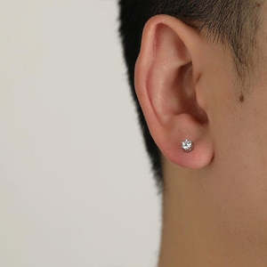Boucles d'oreilles clous en moissanite ronde scintillante de 0,3 à 2 carats pour homme, pièce unique - Product Image 2