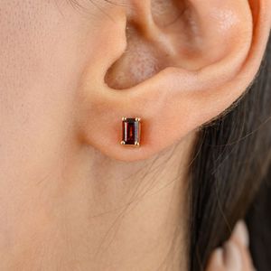 Superbe dernière conception de luxe 100% boucles d'oreilles en grenat taille baguette naturelle en or jaune massif 14 carats bijoux fins pour femmes - Product Image 4