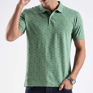 Camiseta Polo ajustada personalizada para hombre con tela elástica para una comodidad atlética y estilo moderno Camiseta polo ligera para hombre - Product Image 4