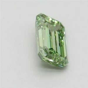แหวนเพชรเม็ดเดี่ยวทรงเหลี่ยมมรกต 1.00 กะรัต สีเขียวแฟนซี เพชรเพาะเลี้ยงในห้องปฏิบัติการ สีขาว ระดับความสะอาด F VS1 พร้อมใบรับรอง IGI ขายส่ง - Product Image 2