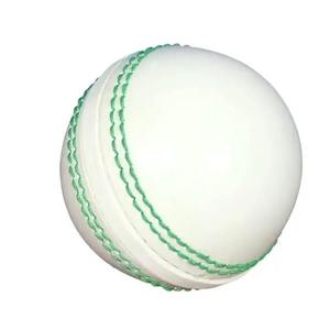 Pelota dura de críquet de Color blanco de cuero de calidad superior hecha en pelota de entrenamiento de cuero a la venta Pelota dura de críquet OEM de alta calidad - Product Image 3