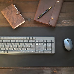 แผ่นรองโต๊ะทำงานหนังแท้คุณภาพพรีเมียม ป้องกันกลิ่น ทนทาน ใช้งานหนัก พื้นผิวเรียบลื่น เขียนได้ดี ดูหรูหรา - Product Image 1