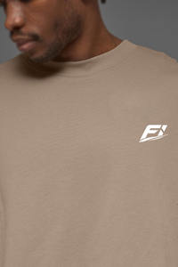 ชุดเสื้อสเวตเชิ้ตคอกลมและกางเกงจ็อกเกอร์ผู้ชายแบบกำหนดเอง ขายส่ง B2B สไตล์มินิมอล ชุดกีฬาลำลอง โรงงาน OEM แบรนด์ส่วนตัว - Product Image 4