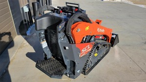 Tractor de Jardín Kubota SCL 1000 Rojo de Alta Productividad - Product Image 5