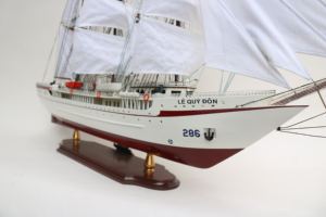 Modèle de bateau vietnamien en bois peint à la main LE QUY DON pour le Nouvel An chinois, la fête des pères, objets de collection, décoration, cadeaux originaux - Product Image 5