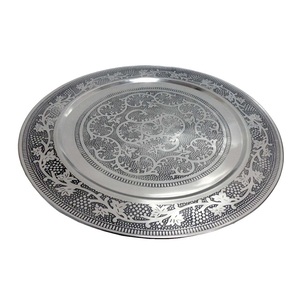 Venta caliente martillado decorativo cargador placas mejor diseño hecho a mano niquelado clásico forma redonda para el hogar Hotel café uso - Product Image 1